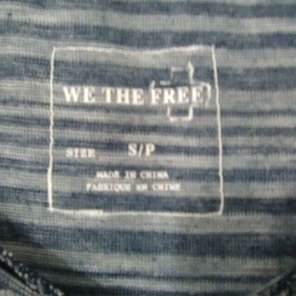 SOLDWe the free top - Picture 5 of 5